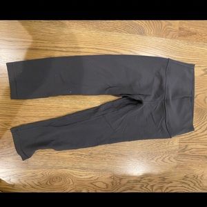 Lulu crop leggings
